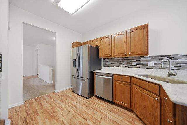 21240 Windsor Lake Lane, Crest Hill, IL 60403