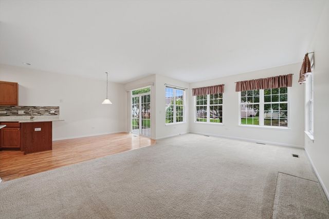 21240 Windsor Lake Lane, Crest Hill, IL 60403