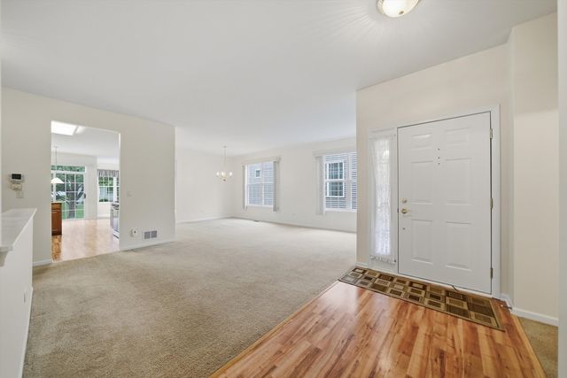 21240 Windsor Lake Lane, Crest Hill, IL 60403