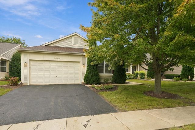 21240 Windsor Lake Lane, Crest Hill, IL 60403