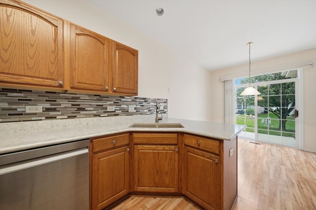 21240 Windsor Lake Lane, Crest Hill, IL 60403