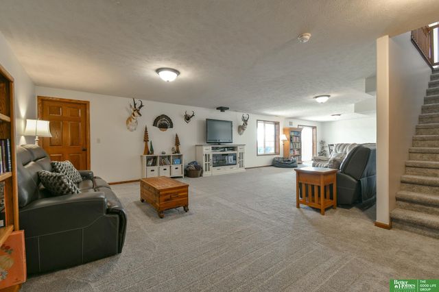 20500 SW Hollow Court, Martell, NE 68404