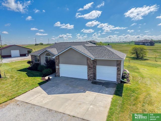 20500 SW Hollow Court, Martell, NE 68404