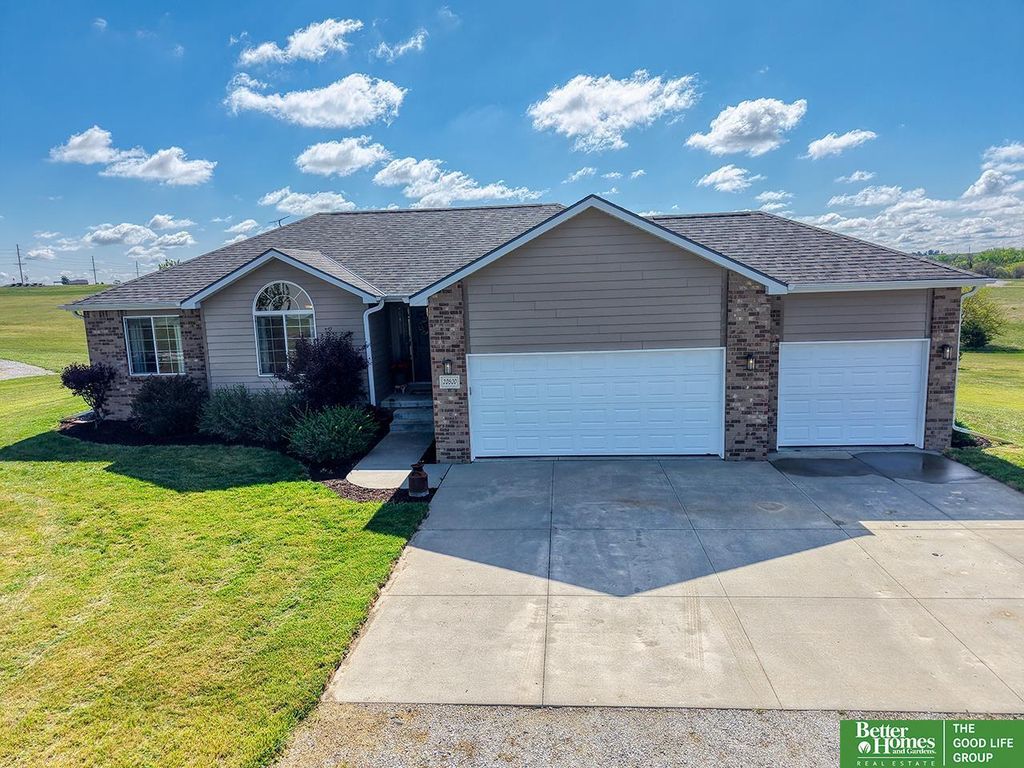 20500 SW Hollow Court, Martell, NE 68404