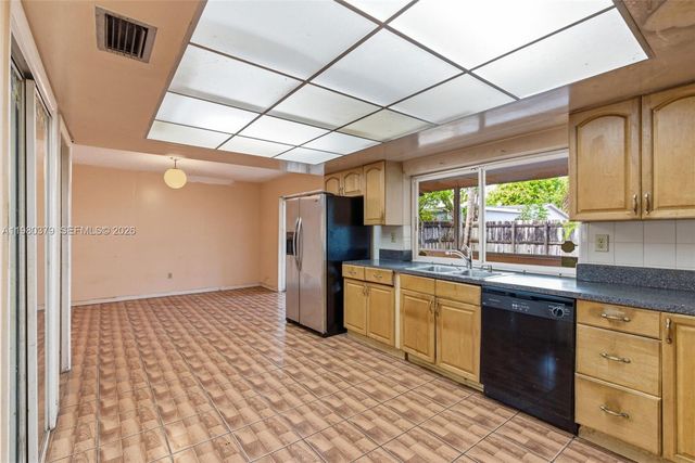 7749 Fairway Blvd, Miramar, FL 33023