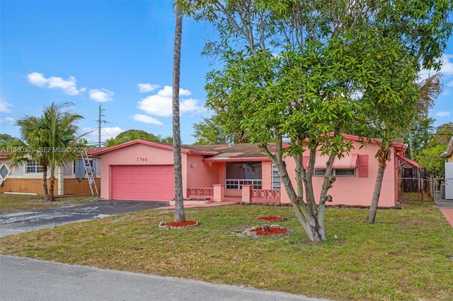 7749 Fairway Blvd, Miramar, FL 33023