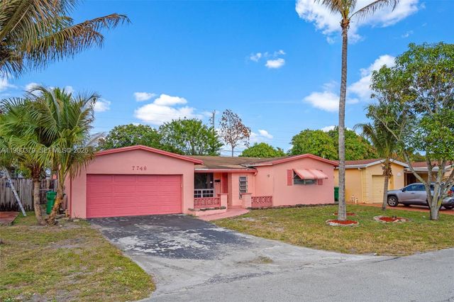 7749 Fairway Blvd, Miramar, FL 33023