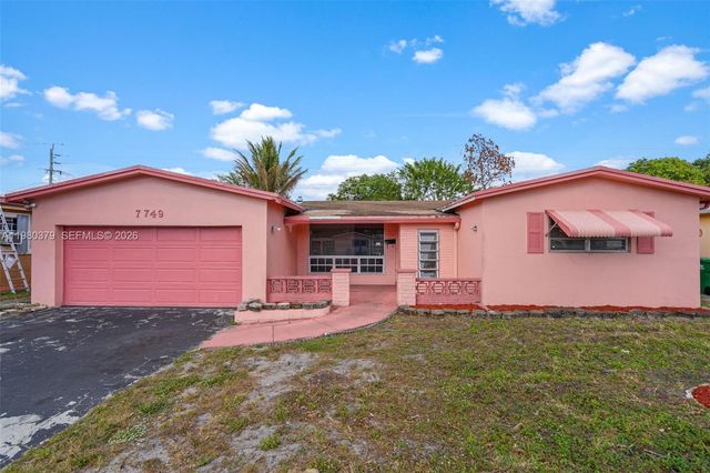 7749 Fairway Blvd, Miramar, FL 33023