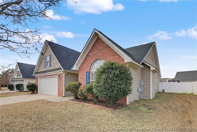 208 Lochwood Drive, Raeford, NC 28376