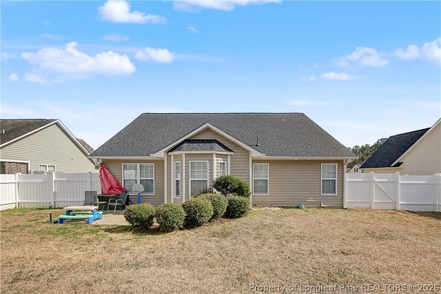 208 Lochwood Drive, Raeford, NC 28376