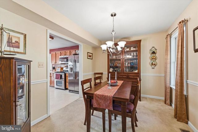 6678 TURNING RUN LN, Marshall, VA 20115