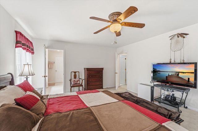 6678 TURNING RUN LN, Marshall, VA 20115