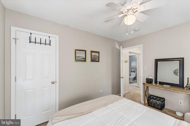 6678 TURNING RUN LN, Marshall, VA 20115
