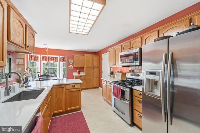 6678 TURNING RUN LN, Marshall, VA 20115