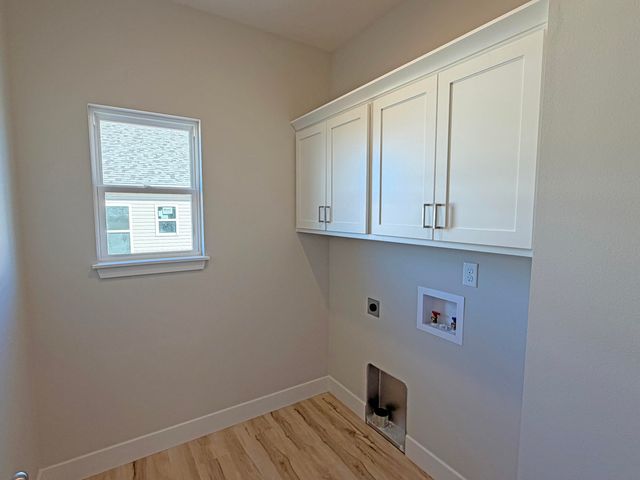 1281 N Maxine Avenue, Nixa, MO 65714