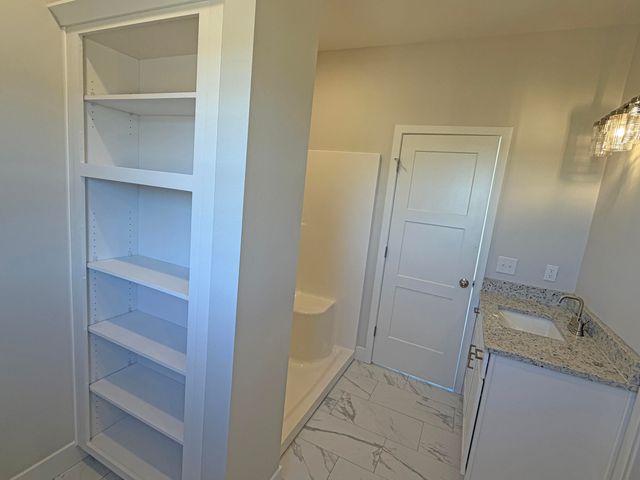 1281 N Maxine Avenue, Nixa, MO 65714