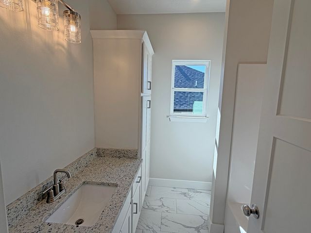 1281 N Maxine Avenue, Nixa, MO 65714