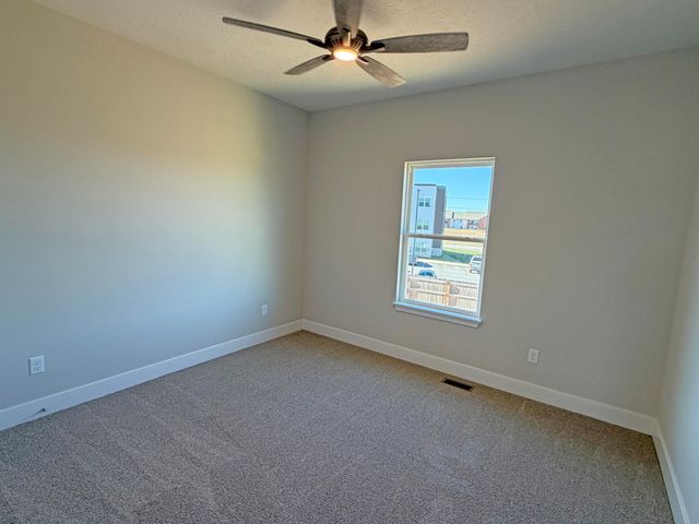 1281 N Maxine Avenue, Nixa, MO 65714