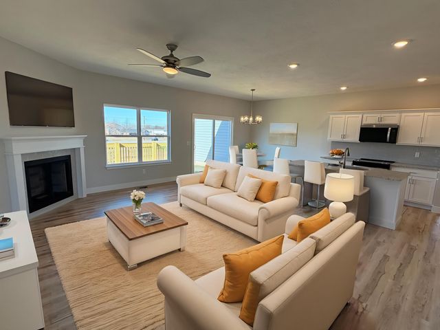 1281 N Maxine Avenue, Nixa, MO 65714