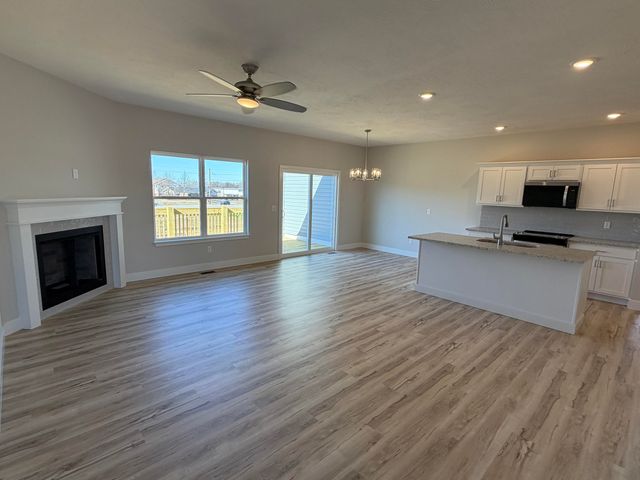 1281 N Maxine Avenue, Nixa, MO 65714