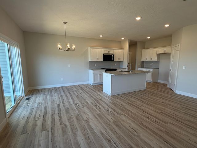 1281 N Maxine Avenue, Nixa, MO 65714