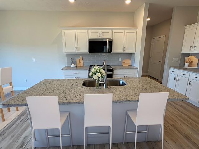 1281 N Maxine Avenue, Nixa, MO 65714