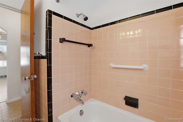 1656 N Franklin Street, Dearborn, MI 48128