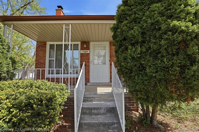1656 N Franklin Street, Dearborn, MI 48128