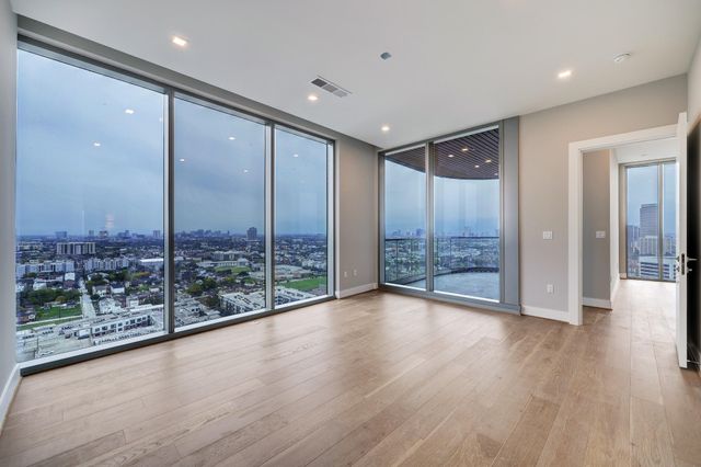 1711 Allen Parkway 2203, Houston, TX 77019