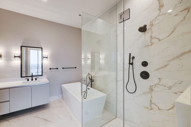 1711 Allen Parkway 2203, Houston, TX 77019