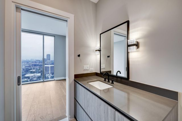 1711 Allen Parkway 2203, Houston, TX 77019