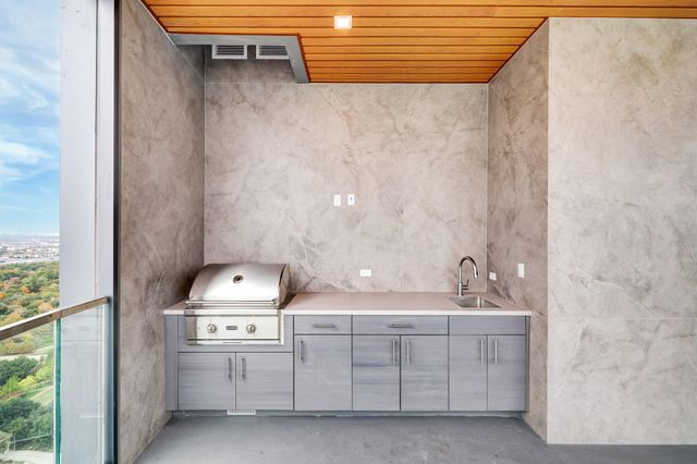 1711 Allen Parkway 2203, Houston, TX 77019