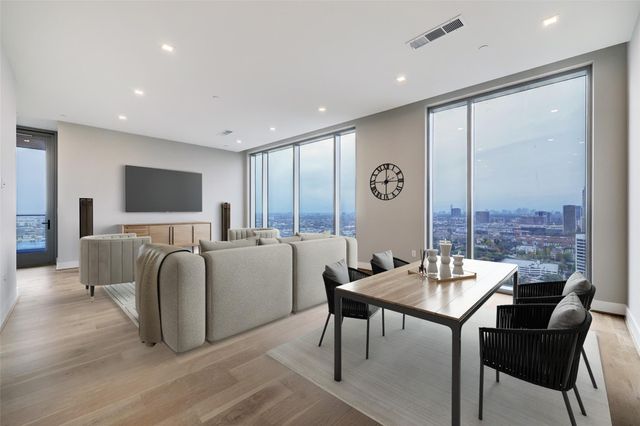 1711 Allen Parkway 2203, Houston, TX 77019