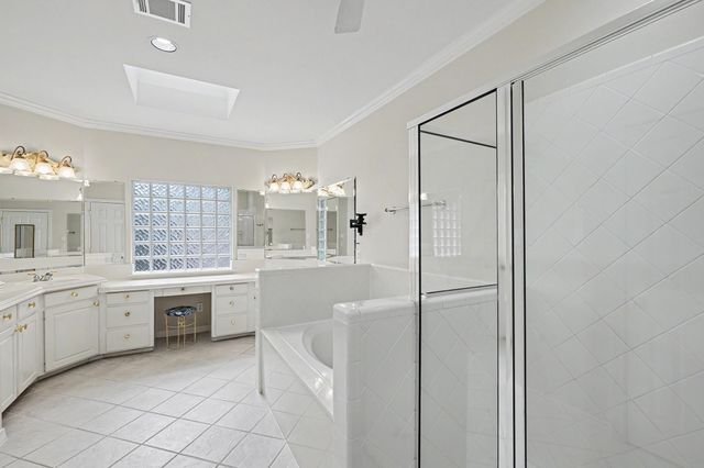 5886 Inwood Park Court, Houston, TX 77057