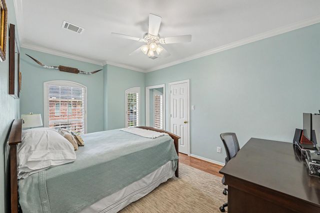 5886 Inwood Park Court, Houston, TX 77057