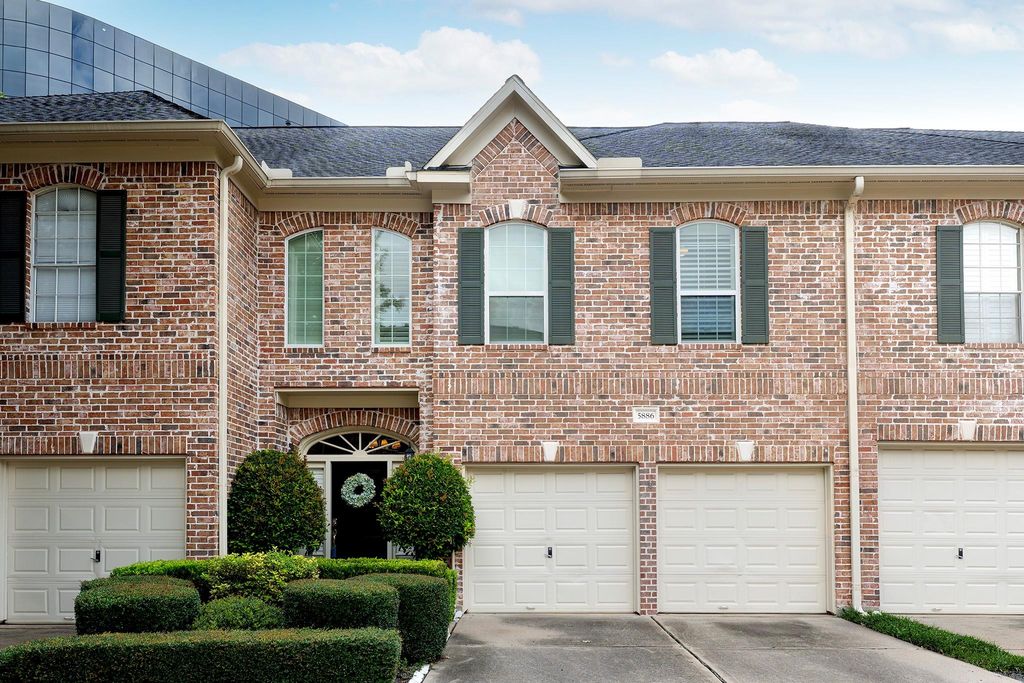 5886 Inwood Park Court, Houston, TX 77057