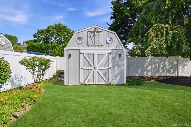115 Bucknell Road, West Sayville, NY 11796