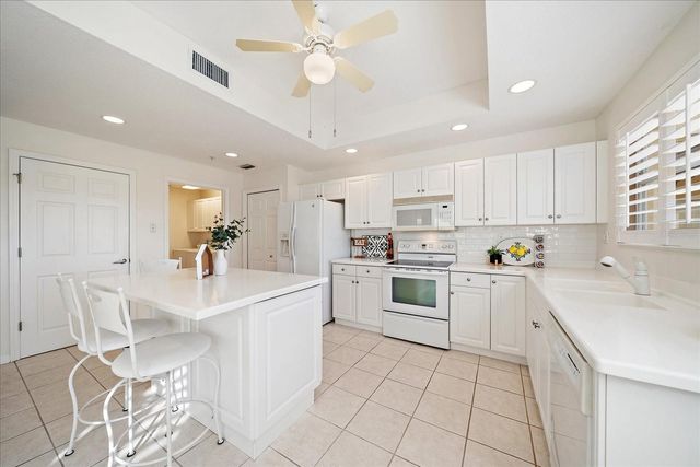 6318 GRAND OAK CIRCLE 204, Bradenton, FL 34203