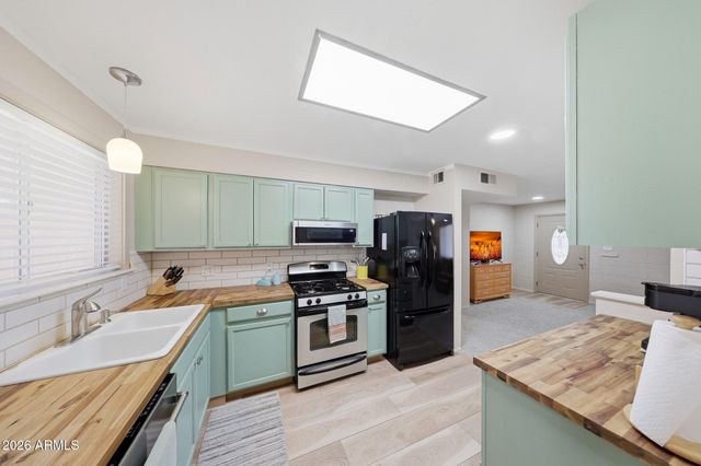 12244 N SAINT ANDREW Drive E, Sun City, AZ 85351