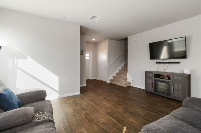 104 Sky Meadows CIR, San Marcos, TX 78666