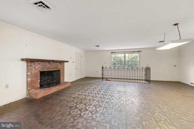 443 FAIRMONT AVE, Winchester, VA 22601