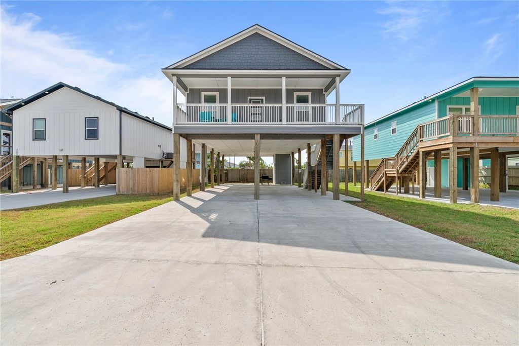 213 Las Palmas Dr, Corpus Christi, TX 78418