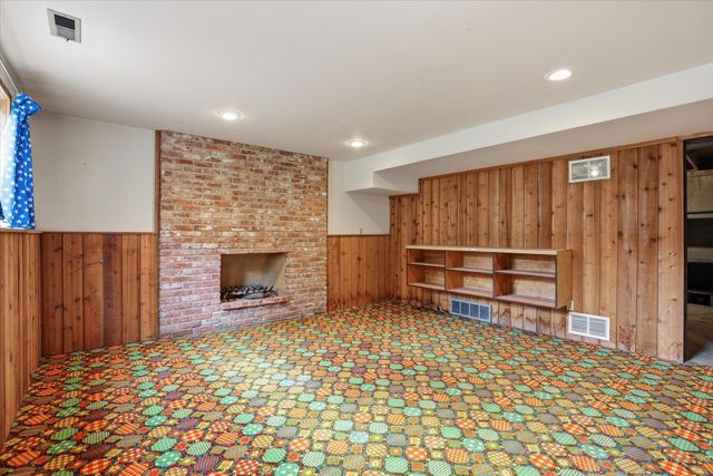 2416 S Crestline St, Spokane, WA 99203