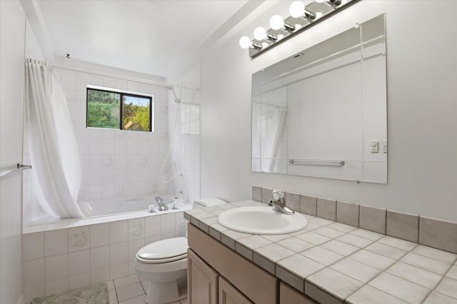 2416 S Crestline St, Spokane, WA 99203