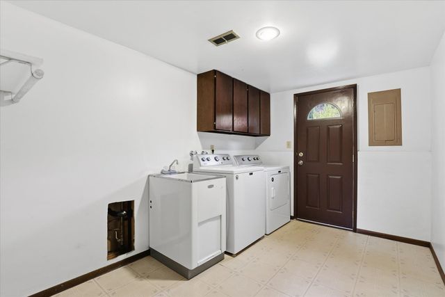 2416 S Crestline St, Spokane, WA 99203