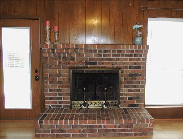 953 Meadowdale Circle, Garland, TX 75043