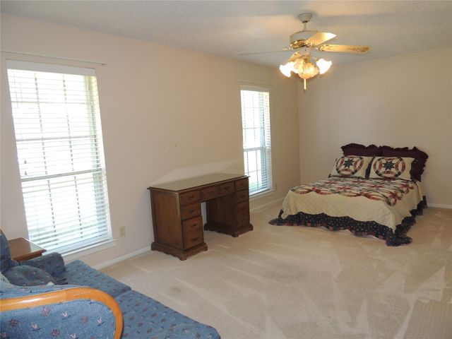 953 Meadowdale Circle, Garland, TX 75043
