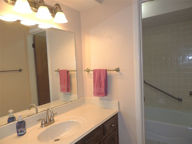 953 Meadowdale Circle, Garland, TX 75043