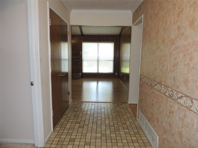953 Meadowdale Circle, Garland, TX 75043