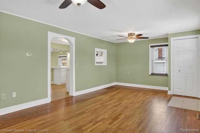 415 Putnam Street, Pinckney, MI 48169